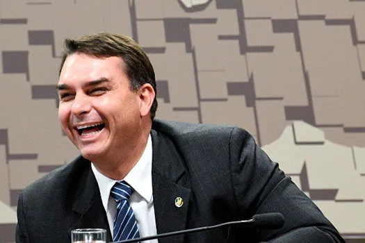 Decisão de Toffoli ‘cumpre a lei’, diz advogado de Flávio Bolsonaro