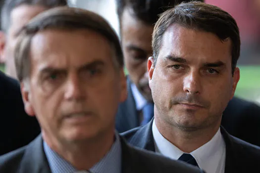 Partidos apresentam pedido de cassação de Flávio Bolsonaro a Conselho de Ética