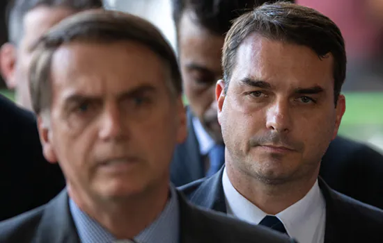 Partidos apresentam pedido de cassação de Flávio Bolsonaro a Conselho de Ética