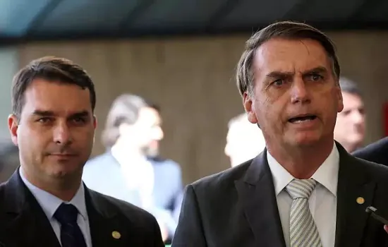 Flávio diz que campanha de Bolsonaro precisa de dinheiro e faz apelo por doações