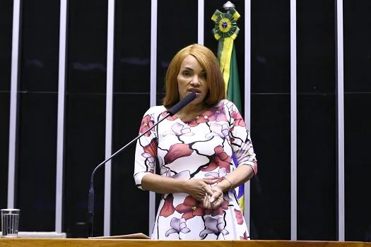 Flordelis é cassada pela Câmara por 437 votos e perde imunidade parlamentar