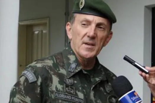 Interino, general Floriano Peixoto vira o 8º militar no ministério