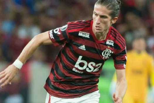 De olho no Mundial de Clubes, Flamengo renova com Filipe Luís até 2023