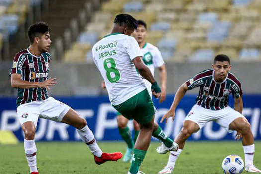 Fluminense vence Chapecoense por 2 a 1