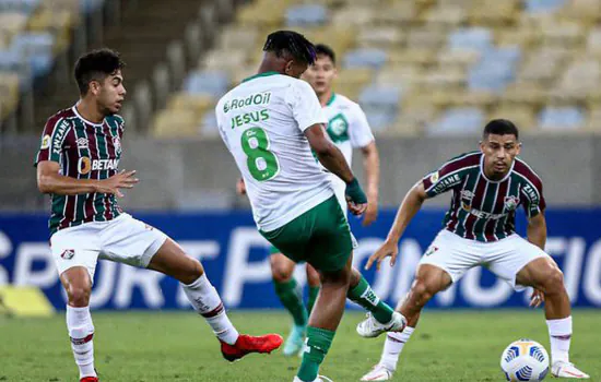 Fluminense vence Chapecoense por 2 a 1