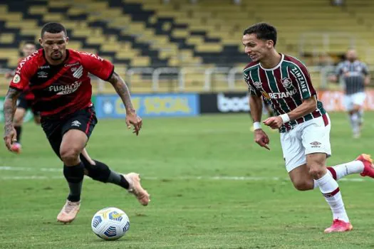 Em alta na temporada, Fluminense e Athletico-PR defendem os 100% no Brasileirão