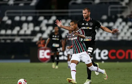 Brasileiro: Botafogo e Fluminense se enfrentam em busca de vaga no G4