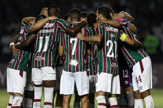 Fluminense bate Cruzeiro com golaço de falta de Leo Fernández