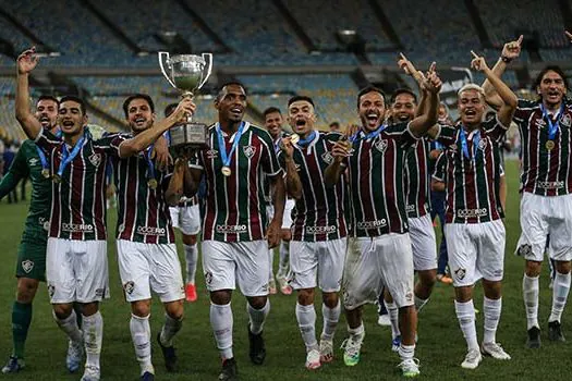 Fluminense supera Flamengo e conquista Taça Rio adiando definição do campeão carioca