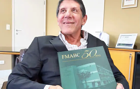 FMABC lança livro de memórias e inicia festejos pelo Jubileu de Ouro