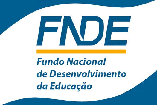 E o ‘toma lá dá cá’ continua, agora na  Educação