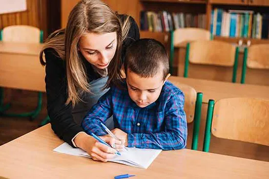 Conheça polêmico projeto que estabelece gravação de aulas em escolas estaduais