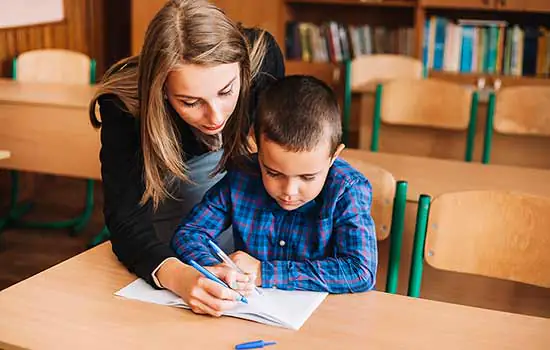 Conheça polêmico projeto que estabelece gravação de aulas em escolas estaduais