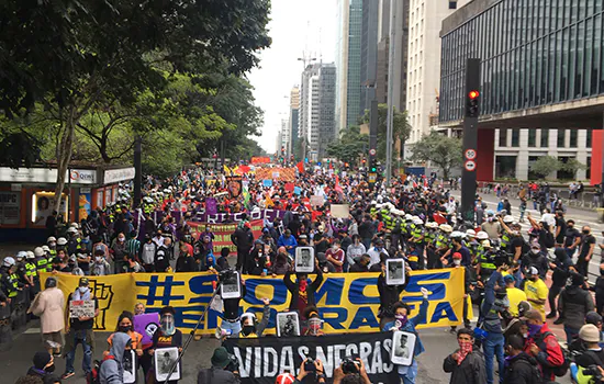 Protesto na Paulista pede ‘Fora Bolsonaro’