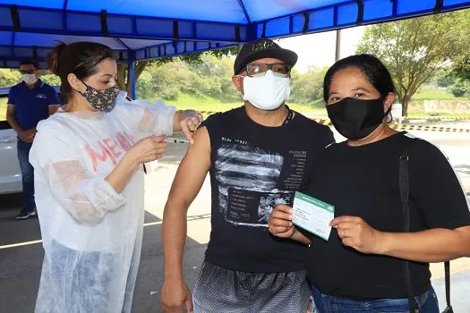 Força-tarefa vacina mais de 2 mil pessoas em Mauá