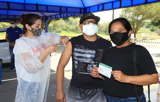 Força-tarefa vacina mais de 2 mil pessoas em Mauá