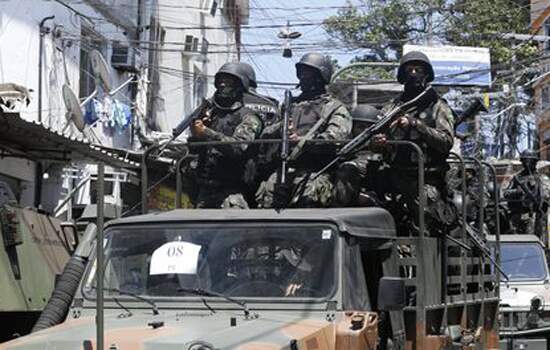Forças Armadas dão apoio a ação contra crime organizado em 4 comunidades do Rio