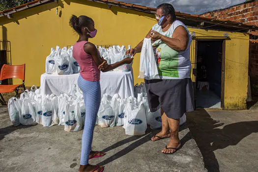 Ford doa kits de higiene para população de Camaçari, Dias D’Ávila, Horizonte e Taubaté