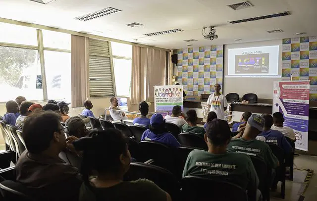 Coordenadoria de Diversidades faz formação com funcionários do Parque do Paço