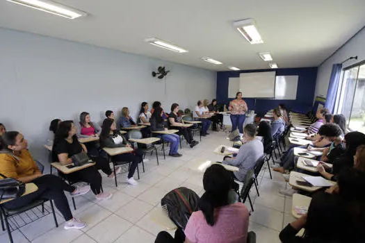 Estagiários de pedagogia participam de formação em Ribeirão Pires