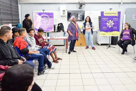 Coordenadorias da Mulher e da Juventude realizam palestra para estudantes