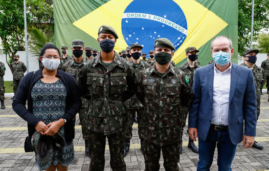 Tite Campanella participa de formatura de entrega de Boinas do Tiro de Guerra