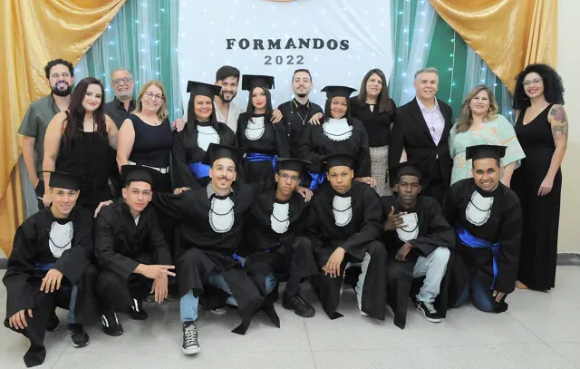 EJA de Santo André gradua cerca de 400 alunos em 2022