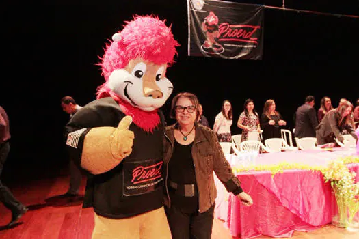 Formatura do Proerd reúne 300 alunos no Teatro Municipal de Mauá