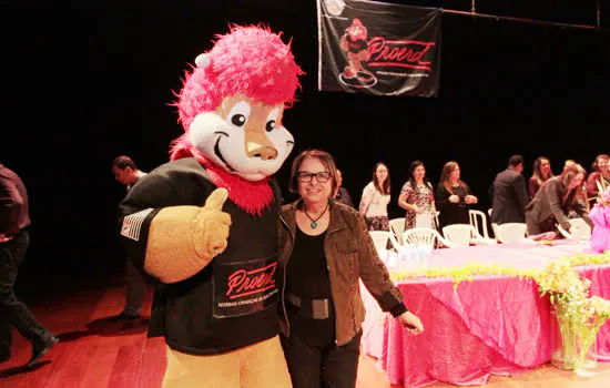 Formatura do Proerd reúne 300 alunos no Teatro Municipal de Mauá