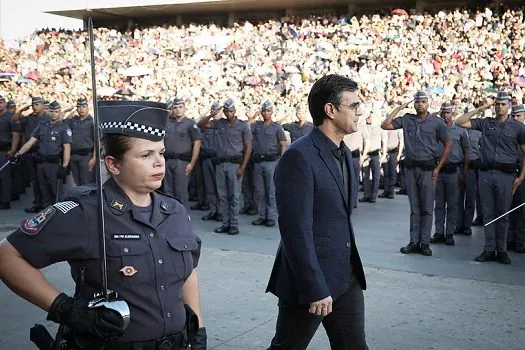 Rodrigo Garcia participa da formatura de 1.412 soldados