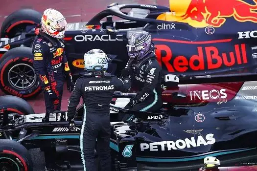 Hamilton domina último treino livre e fica em 1º; Verstappen termina em 2º