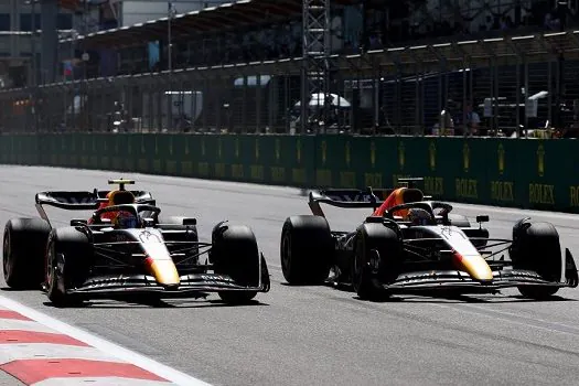 Ferrari abandona e Red Bull faz dobradinha no Azerbaijão com Verstappen e Perez