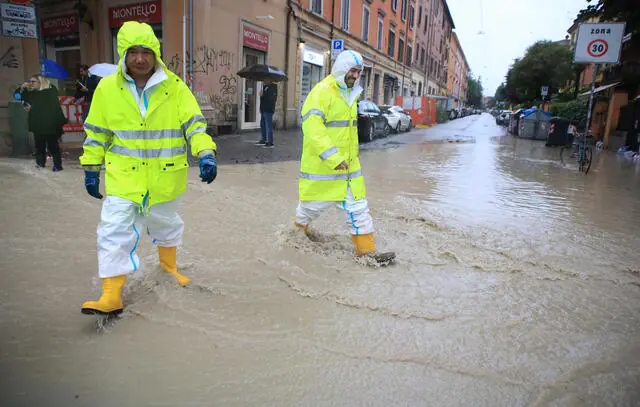 Fórmula 1 cancela GP de Emilia-Romagna após forte chuva e evacuação de paddock