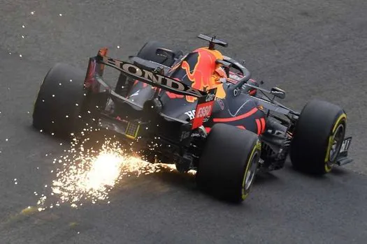 Verstappen supera Mercedes, lidera o dia na Bélgica e bate no final do treino