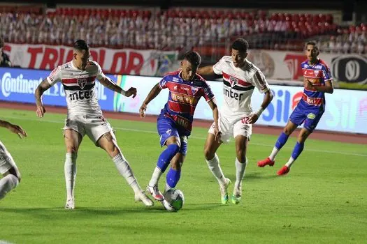 Após derrota e eliminação, São Paulo tem momento mais conturbado na temporada