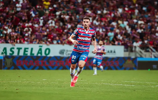 Fluminense defende a liderança do Brasileirão diante do Fortaleza na Arena Castelão