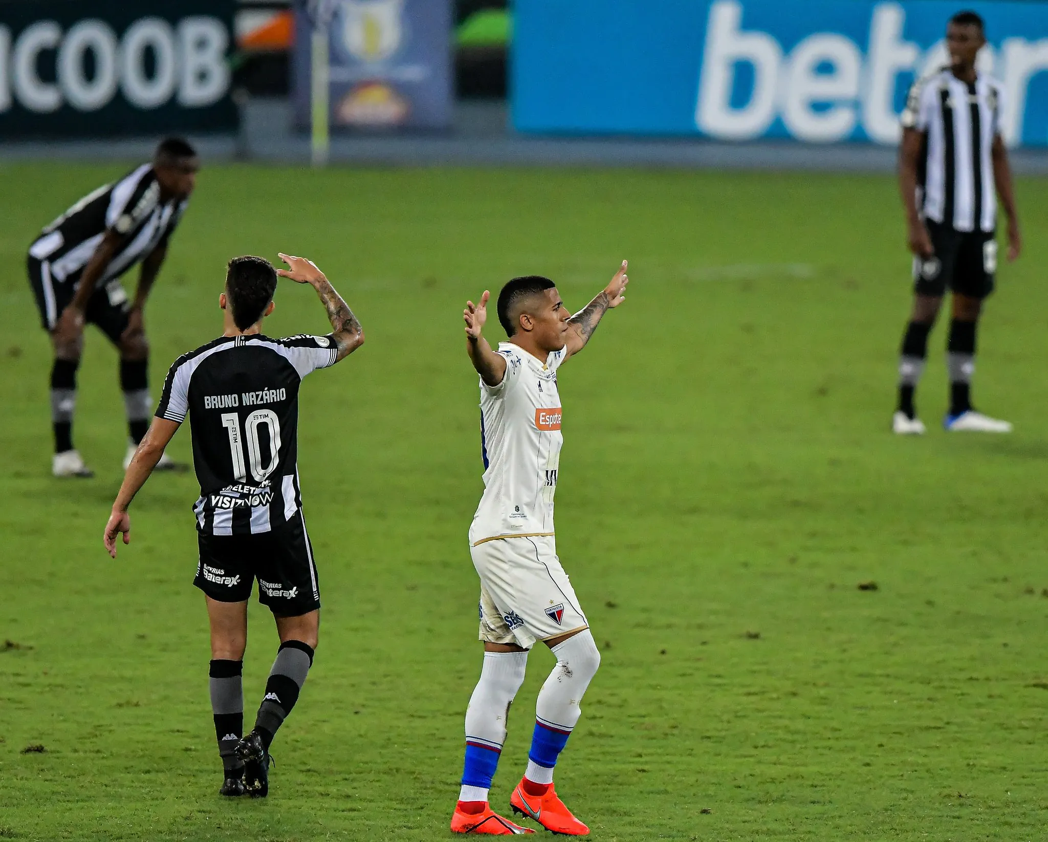 Fortaleza vence Botafogo fora de casa e afunda mais ainda time carioca