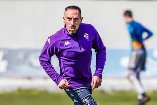 Ribéry detona ‘falta de respeito’ da Fiorentina por silêncio após fim do contrato