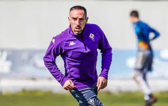 Ribéry detona ‘falta de respeito’ da Fiorentina por silêncio após fim do contrato