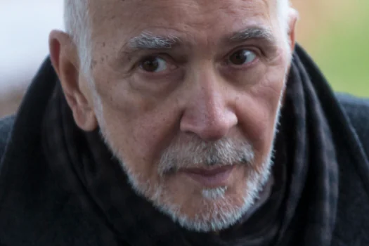 Frank Langella é investigado por assédio sexual durante gravações da Netflix