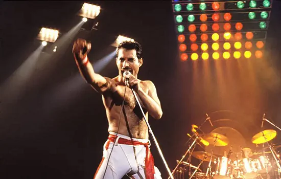 Voz de Freddie Mercury surge assustadoramente intacta em faixa inédita