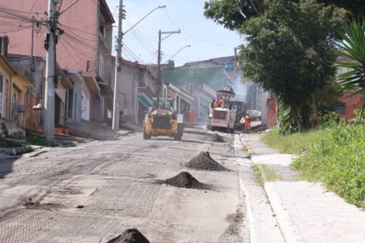 Programa de recapeamento da Prefeitura de Mauá inicia nova etapa no Jardim Zaíra