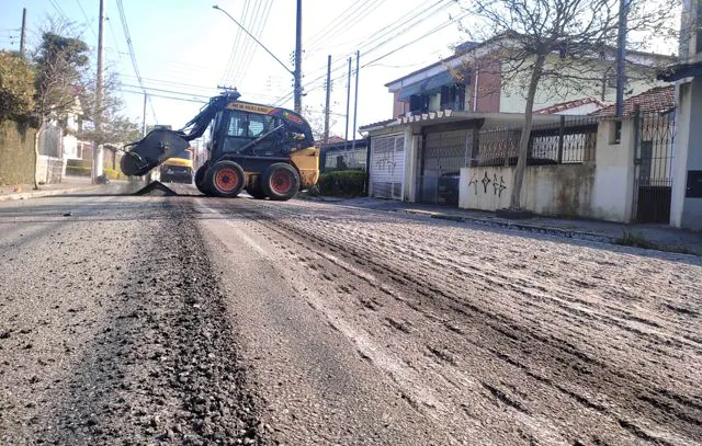 Rua José Mortari está interditada parcialmente para obras de recapeamento