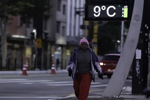 Após madrugada fria, corpo é encontrado no centro de São Paulo