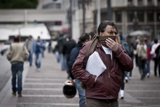 Frio leva para abrigos 797 pessoas em São Paulo