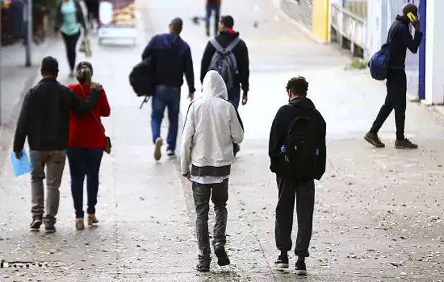 Manhã de sábado na capital tem tempo fechado e sem previsão de chuva significativa