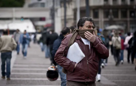 Previsão do Tempo: Chuviscos e tempo fechado na capital paulista