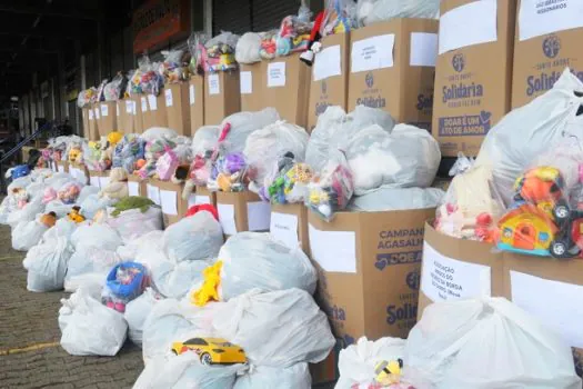 Fundo Social de Solidariedade entrega 50 mil peças de roupas a entidades assistenciais