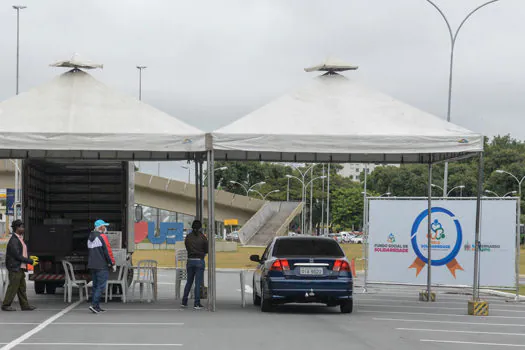 São Bernardo inicia Drive-Thru da Solidariedade no Paço Municipal