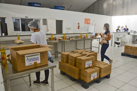 FSS de São Bernardo inicia entrega dos kits de alimentos às famílias em vulnerabilidade